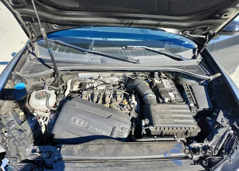 2019 Audi Q3 Premium z USA, uszkodzony, nr VIN WA1AECF31K1076553